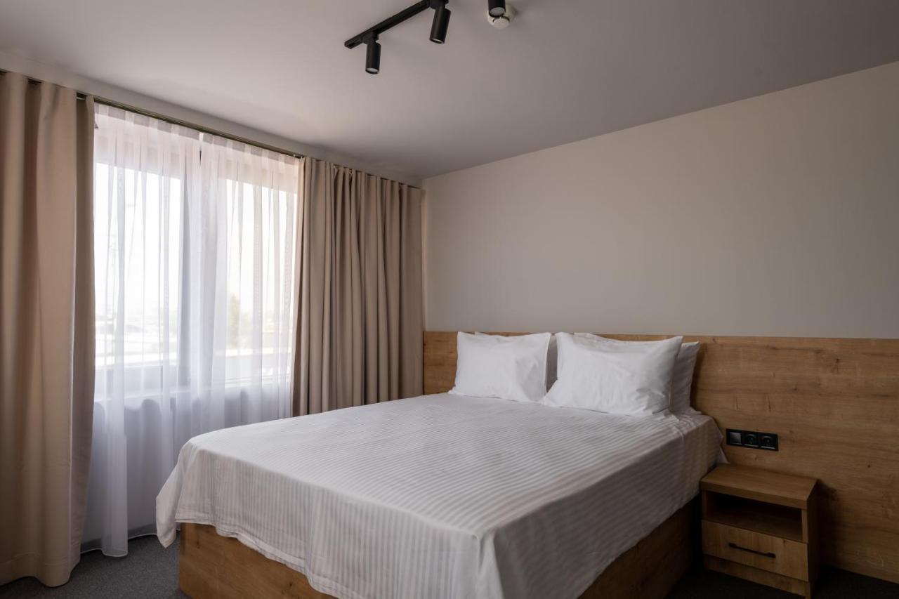 Bet25 Hotel Batumi Exterior foto